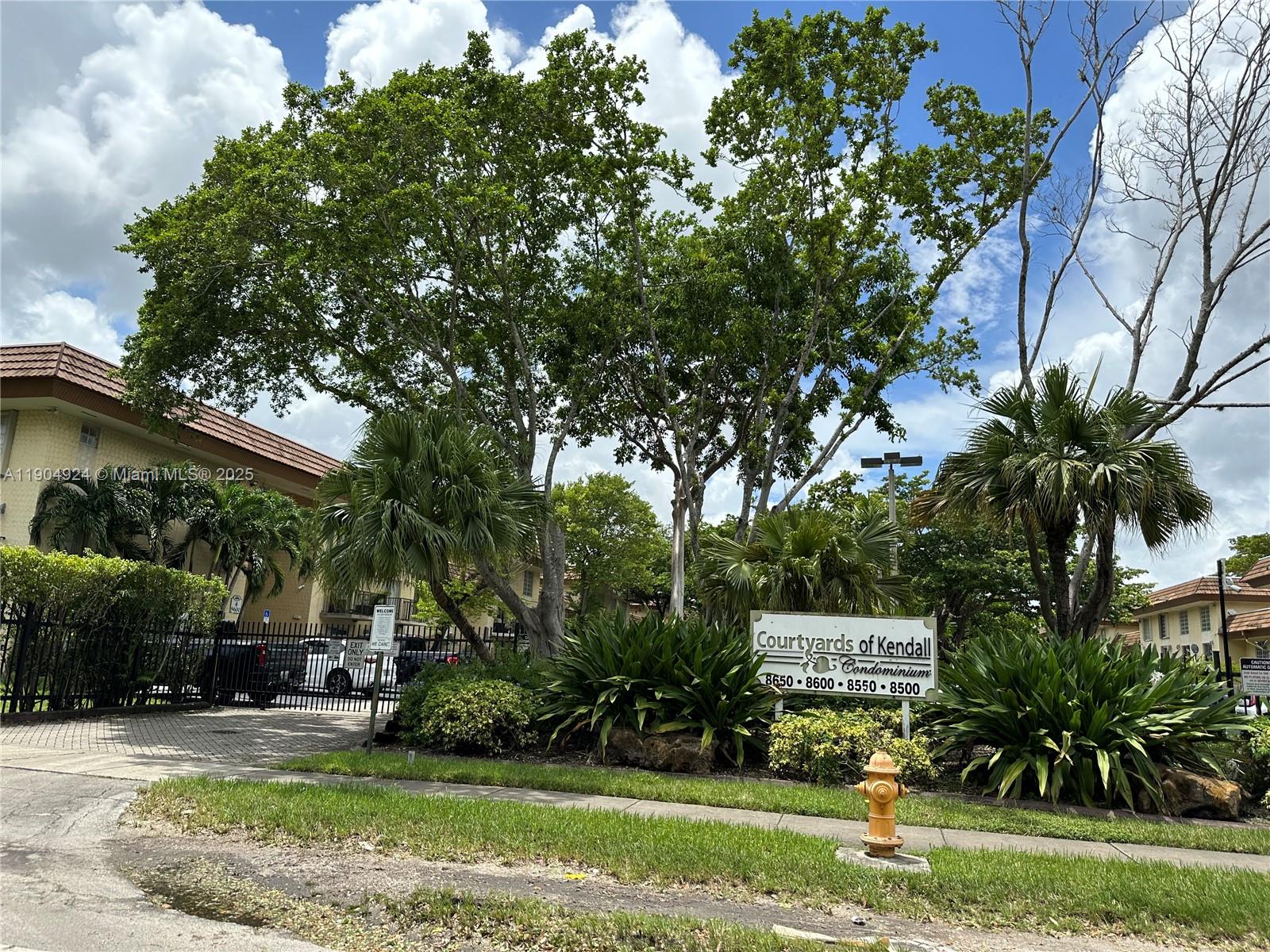 8600-sw-109th-ave-4-211-miami-fl-33173/hzid_1b603b9f