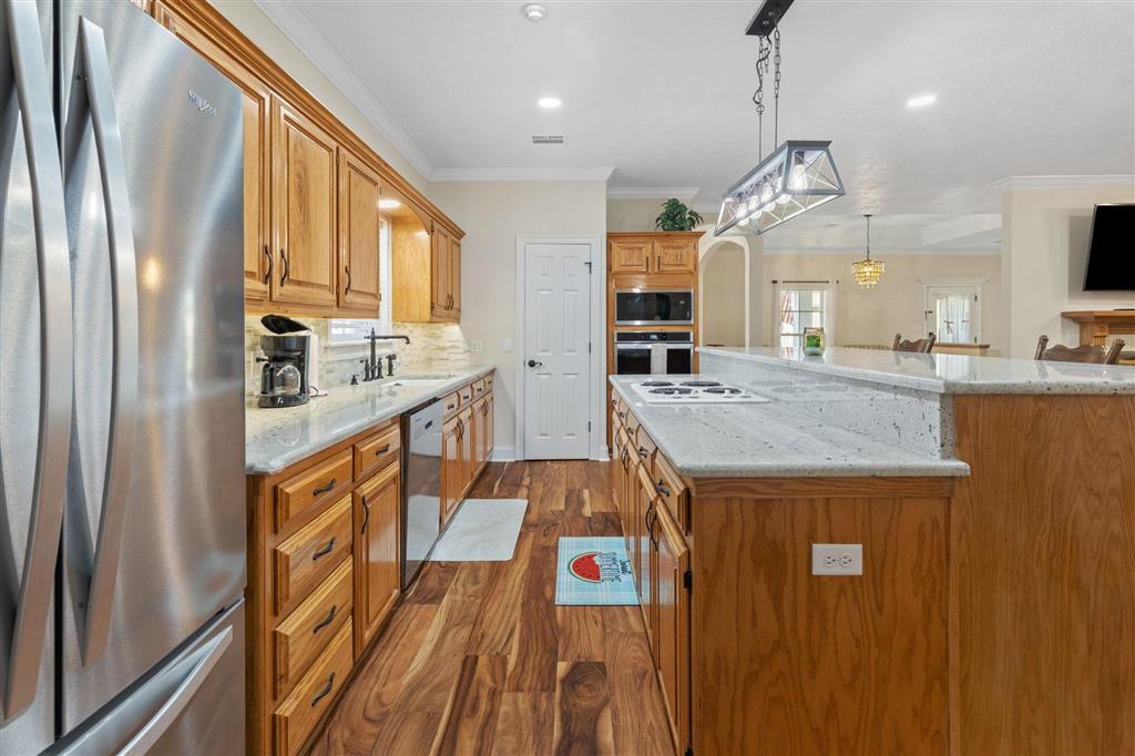 858 Ginny Lane — photo 3