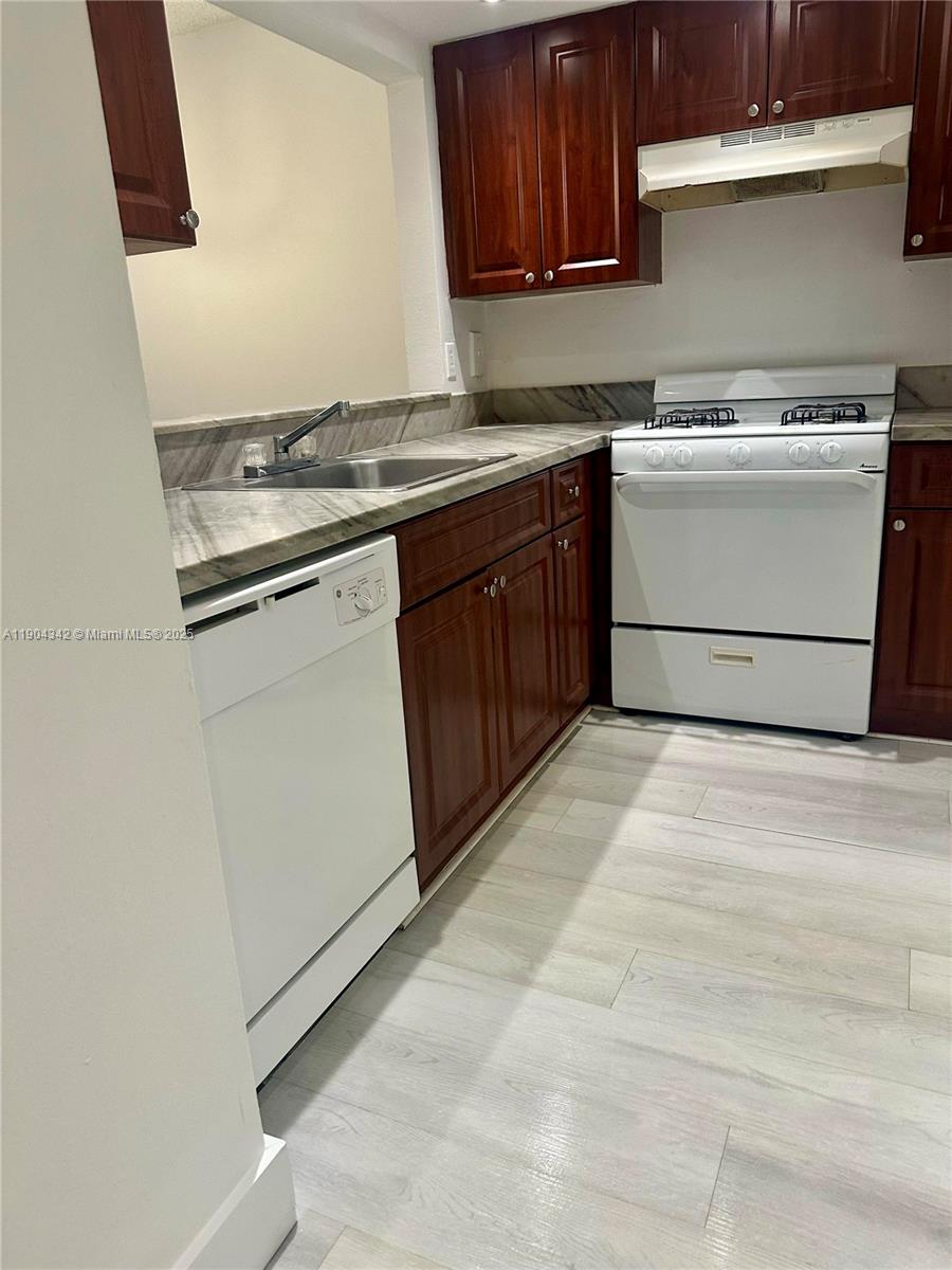 Venetian Gardens At Count