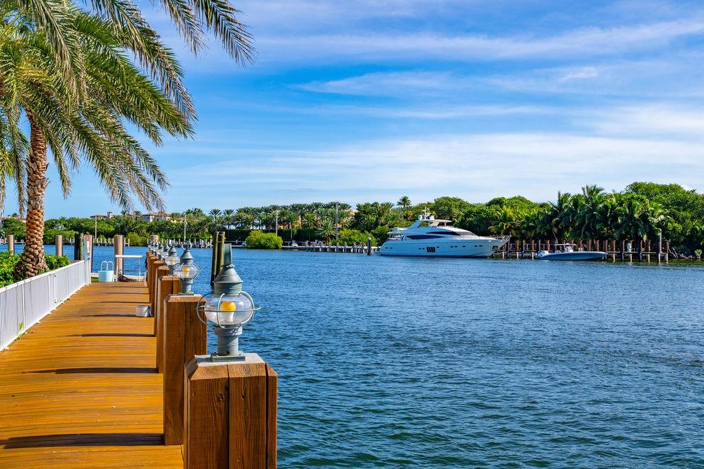 Homes for sale in Lighthouse Point, FL | 2798 Ne 24th St, Lighthouse Point, FL 33064 | MLS# F10534051