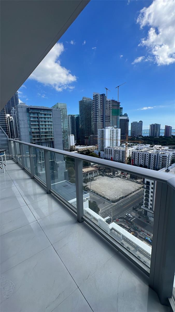 Apartamento para Alugar em Miami, FL