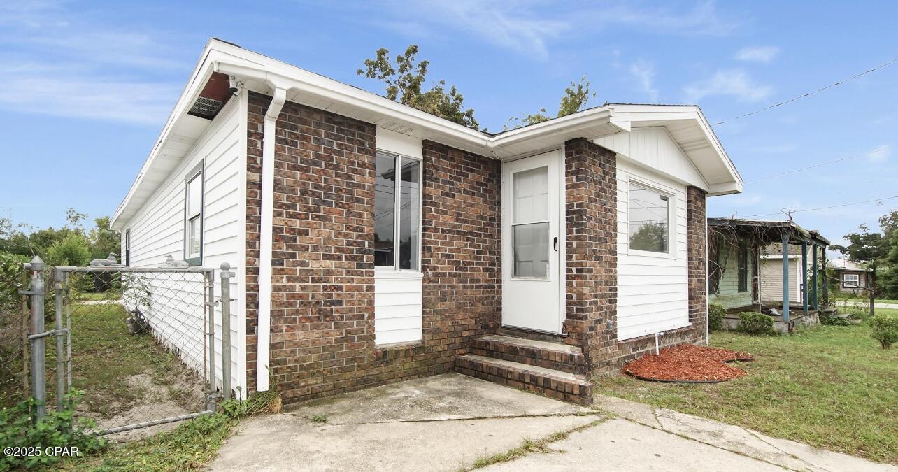 Image 5 For 1622 9th Court