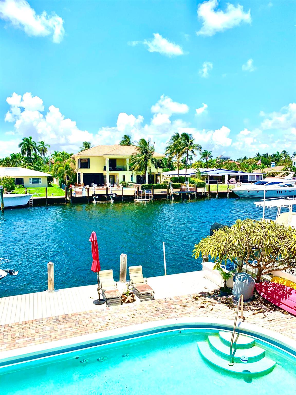 Homes for sale in Lighthouse Point, FL | 2735 Ne 28 Court, Lighthouse Point, FL 33064 | MLS# R11136219