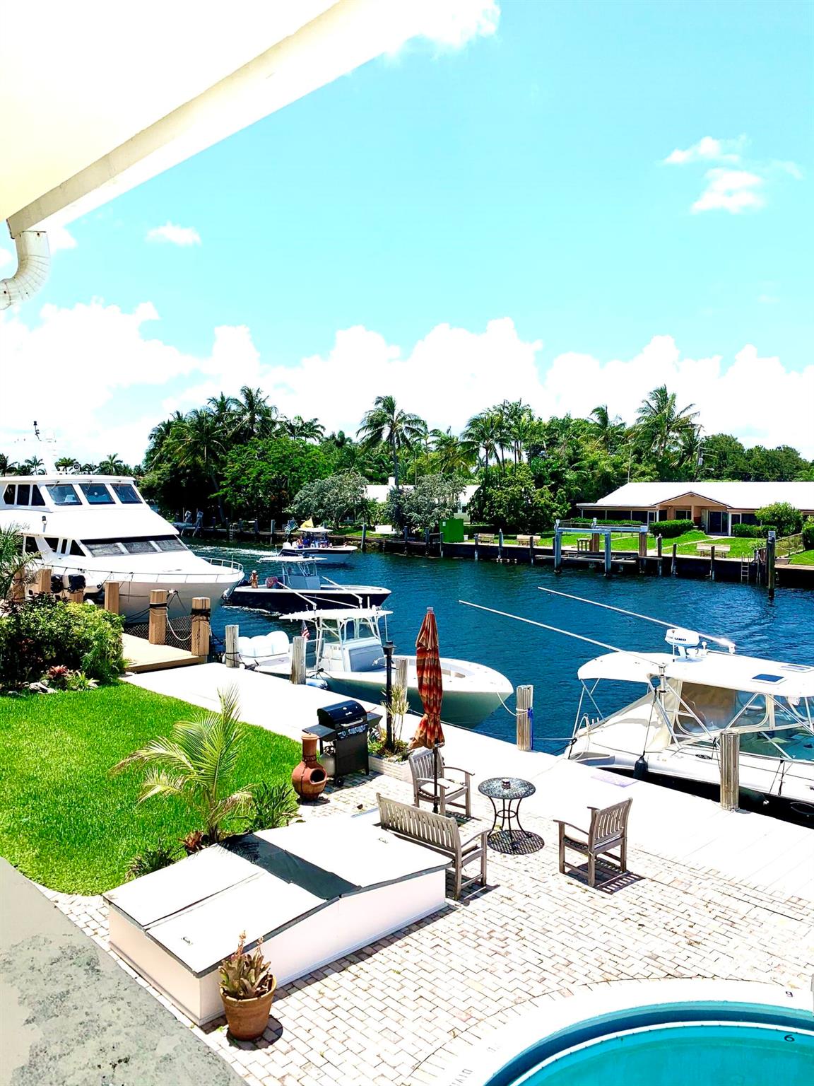 Homes for sale in Lighthouse Point, FL | 2735 Ne 28 Court, Lighthouse Point, FL 33064 | MLS# R11136219