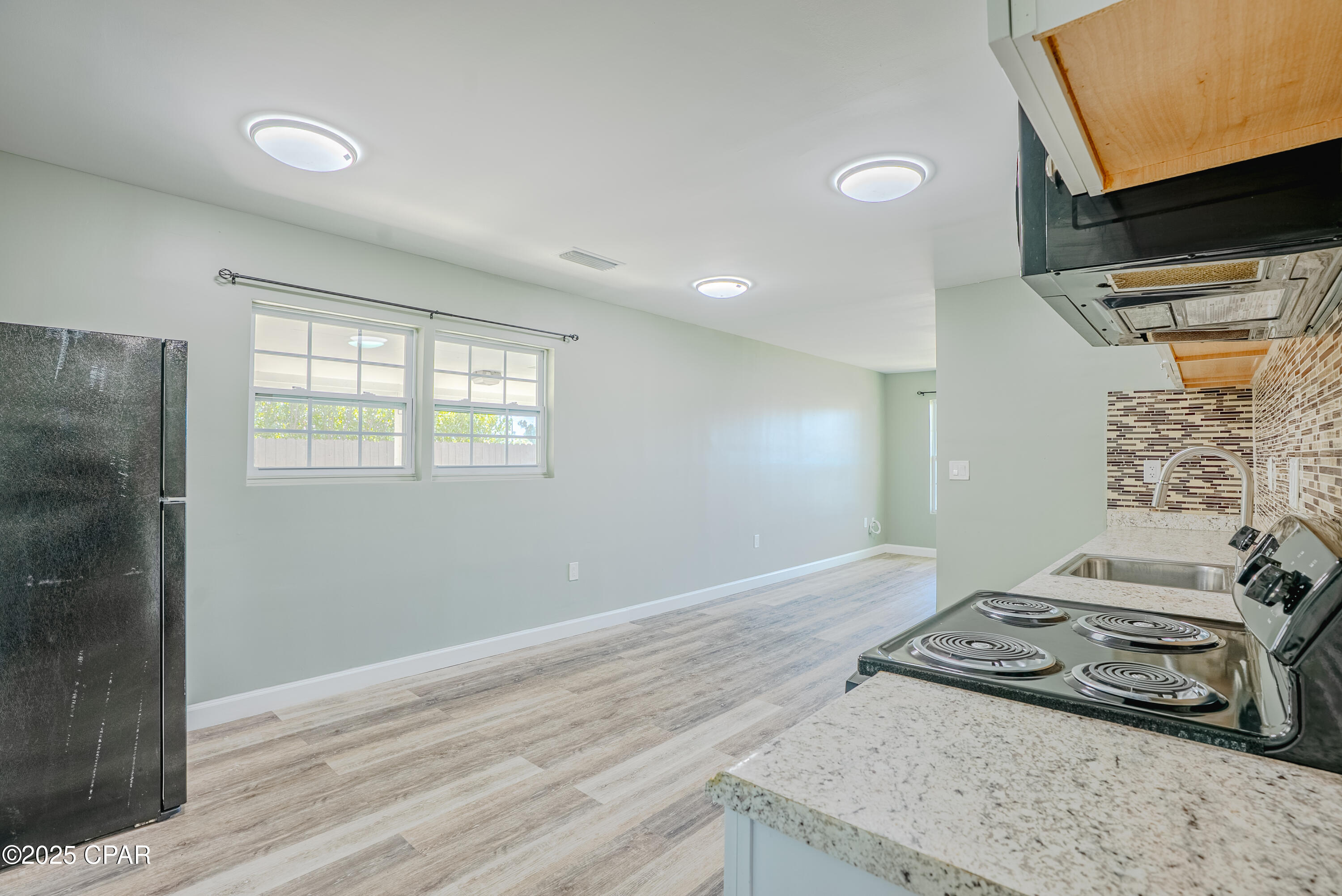 Image 18 For 1130 Transmitter Road