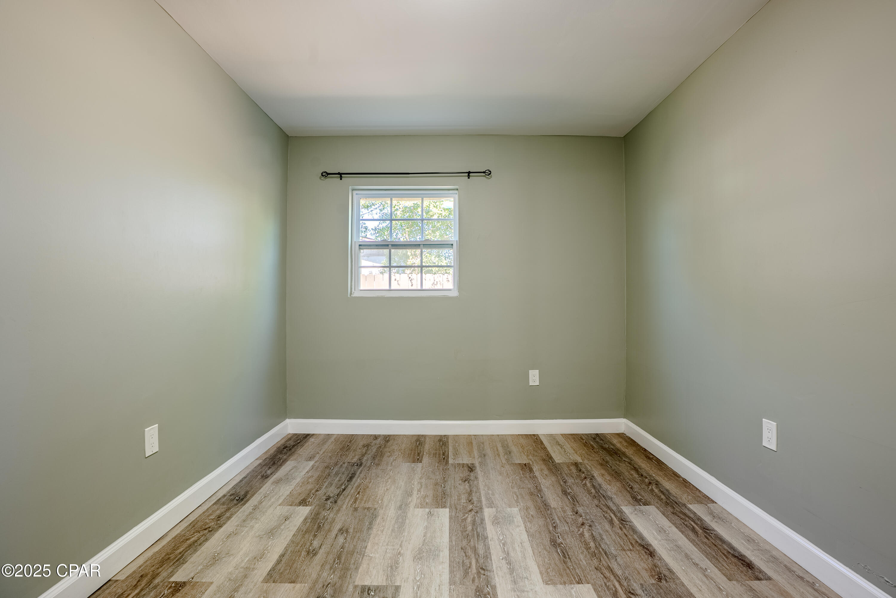 Image 29 For 1130 Transmitter Road