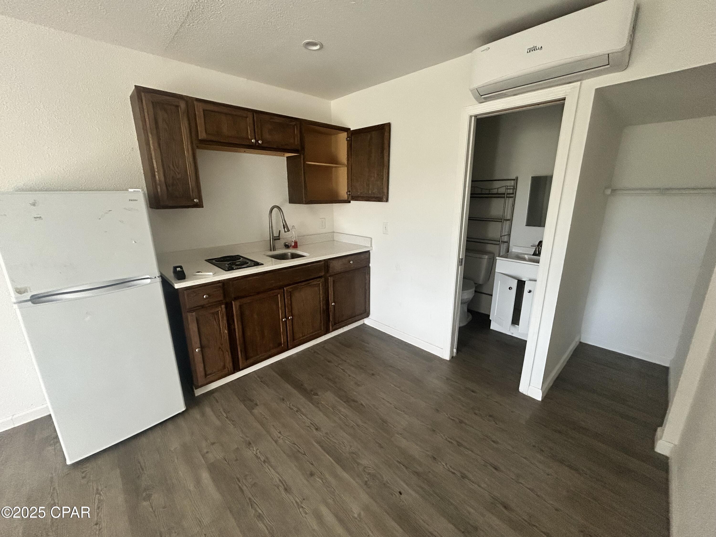 Image 4 For 143 Claire Avenue 103