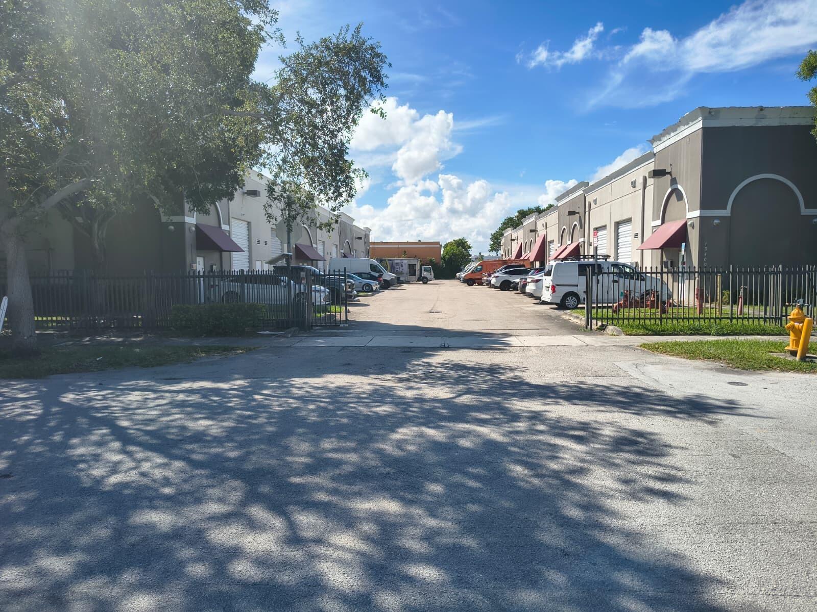 Adrianbuilders Commerce