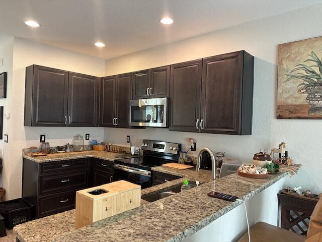 Homes for sale in Port St Lucie, FL | 758 Ne Hawks Ridge Way, Port St Lucie, FL 34983 | MLS# R11136347