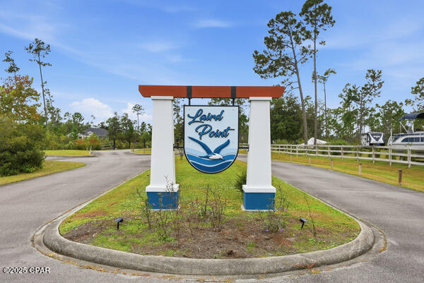 Listing photo id 13 for 1001 Tidewater Lane