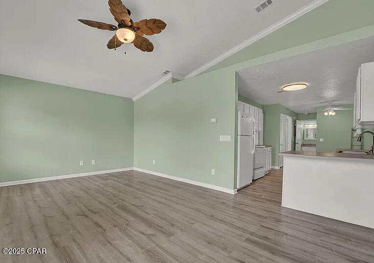 Image 3 For 9030 Houston Street