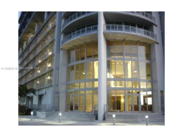 690 SW 1st Ct #PHI-01, Miami FL 33130