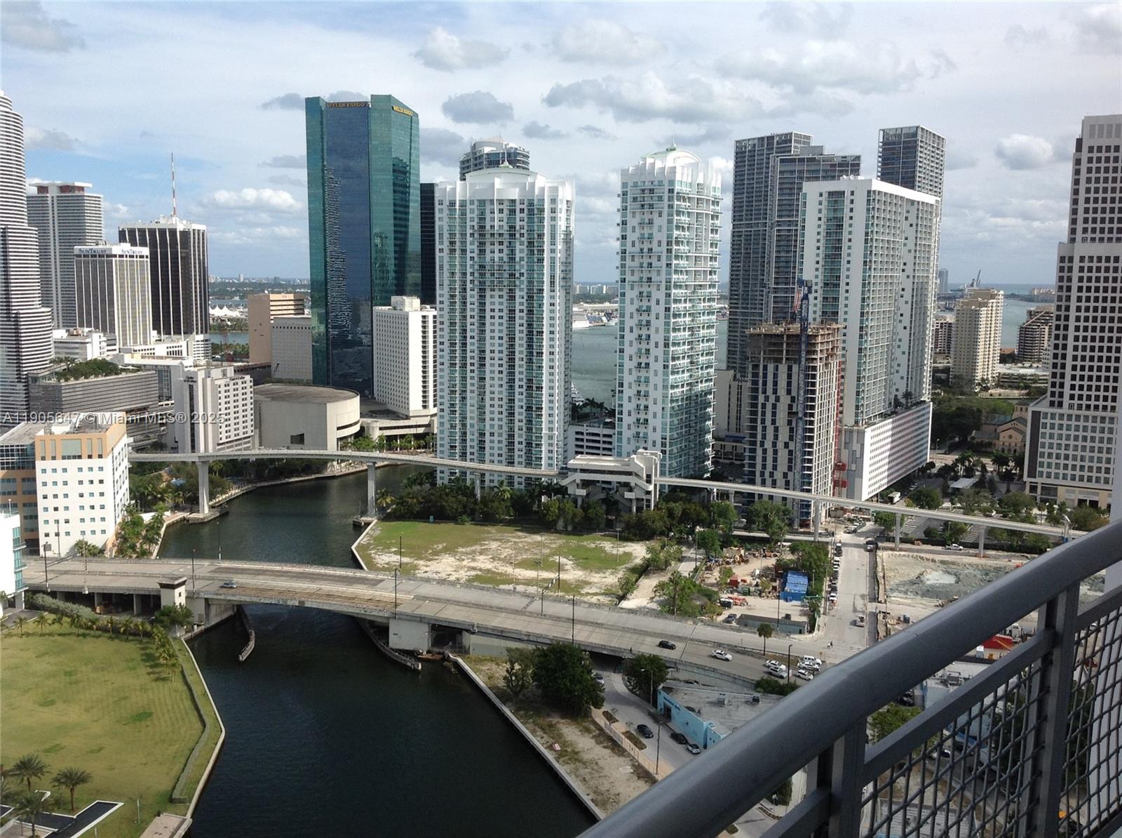 690 SW 1st Ct #PHI-01, Miami FL 33130