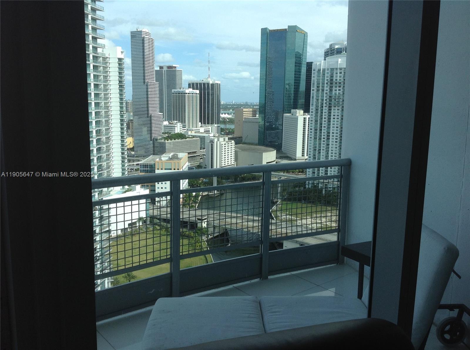690 SW 1st Ct #PHI-01, Miami FL 33130