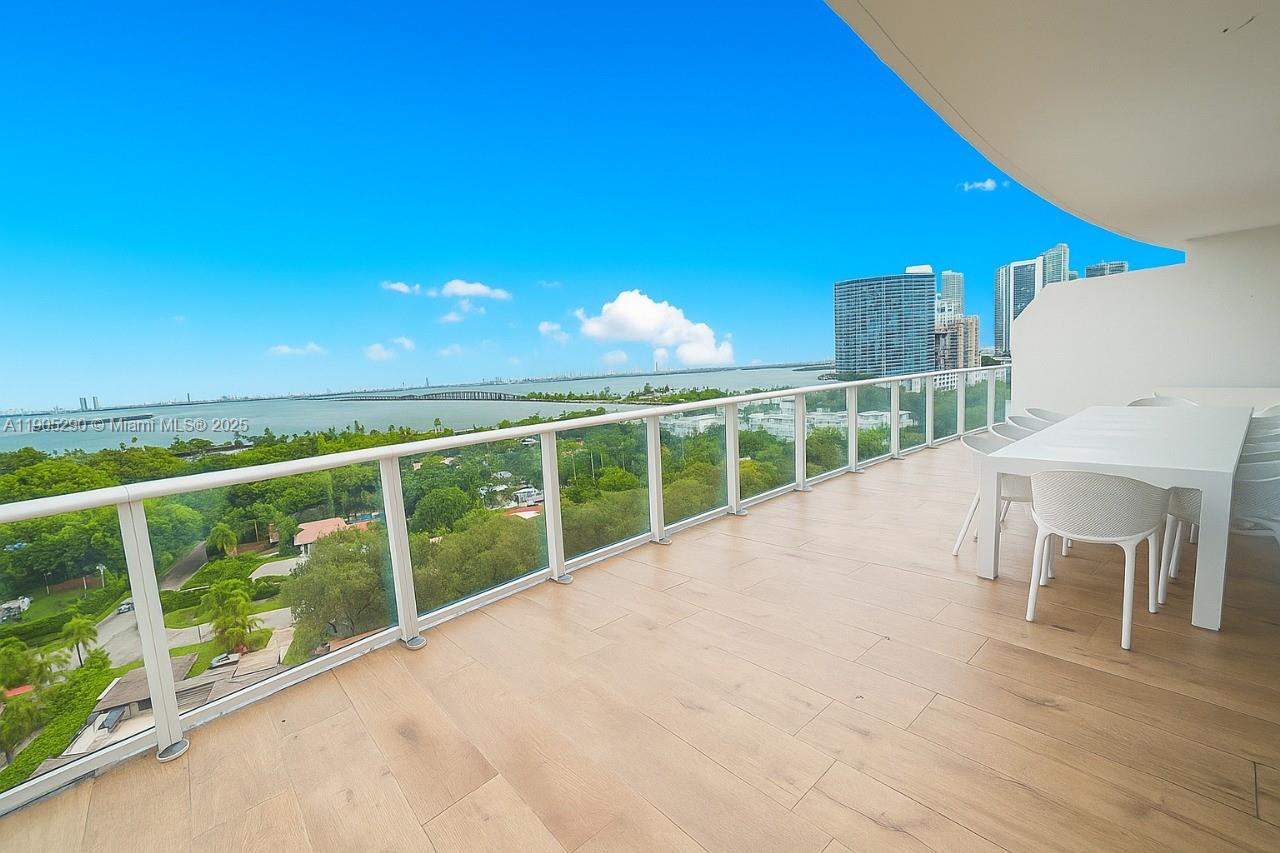 Apartamento para Alugar em Miami, FL