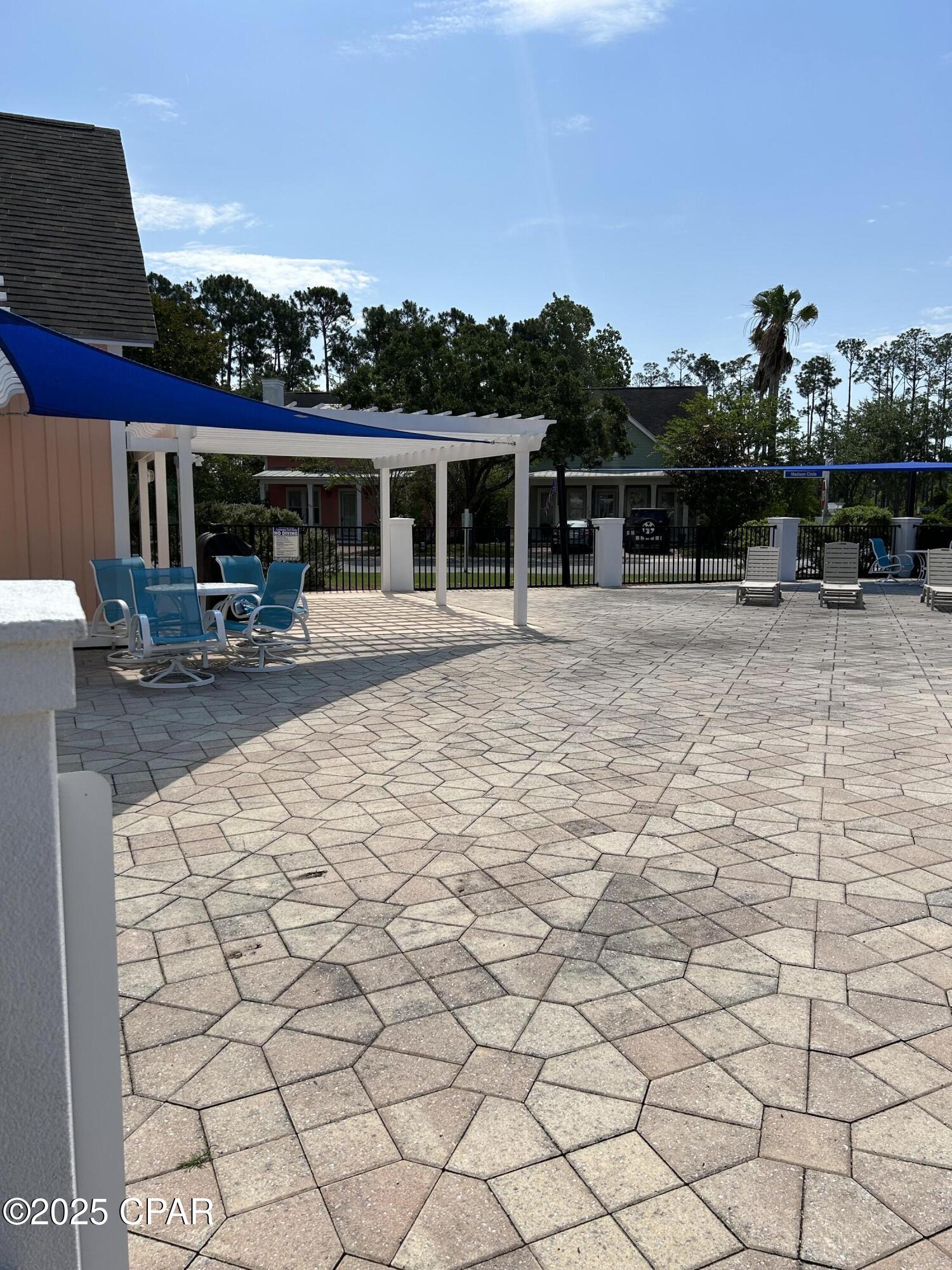 Image 14 For 335 Madison Circle