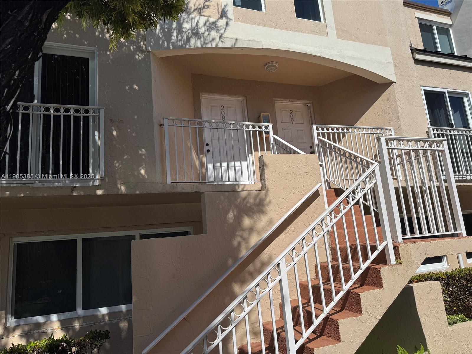 Coral Pointe Townhomes Co