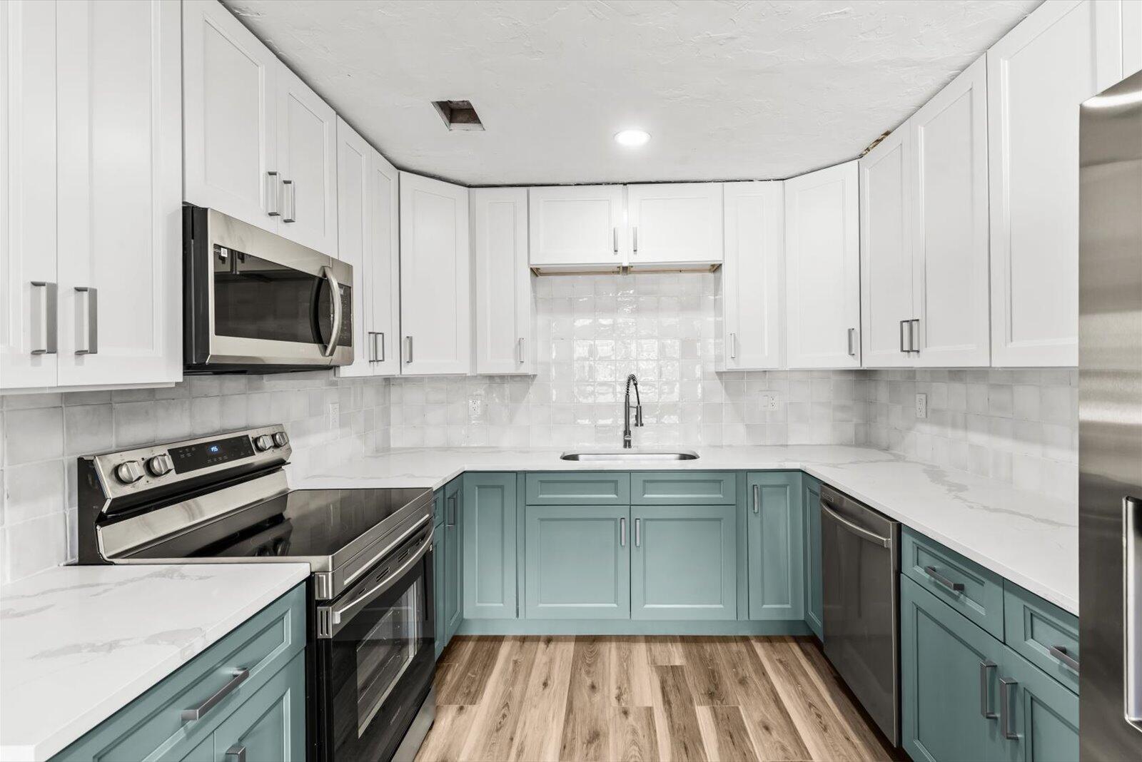 937 Ne 25th Avenue Pompano Beach FL 33062 | R11136576