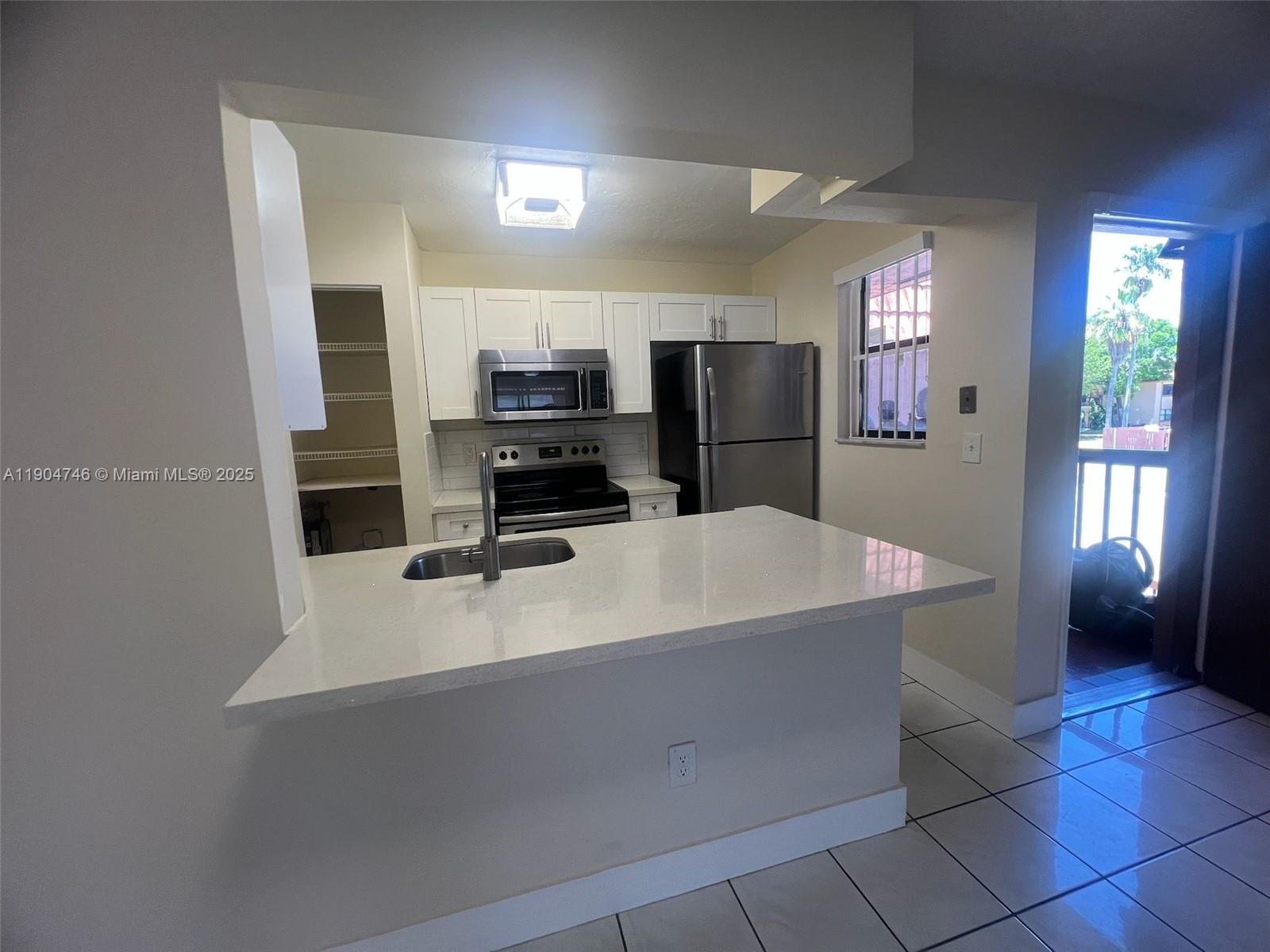 Lago Grande Condo Three B