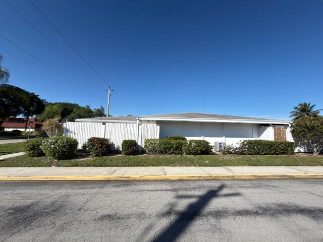 Homes for sale in Royal Palm Beach, FL | 96 East Court, Royal Palm Beach, FL 33411 | MLS# R11136587