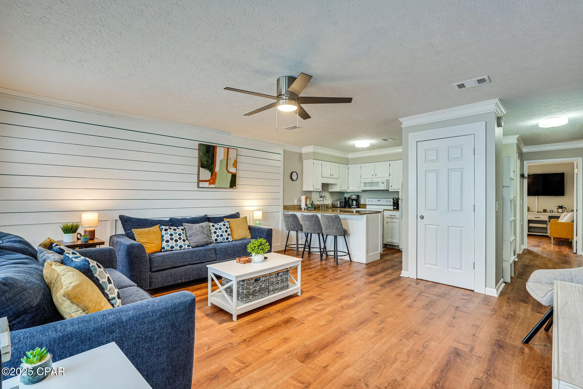 Image 3 For 17670 Front Beach  B4