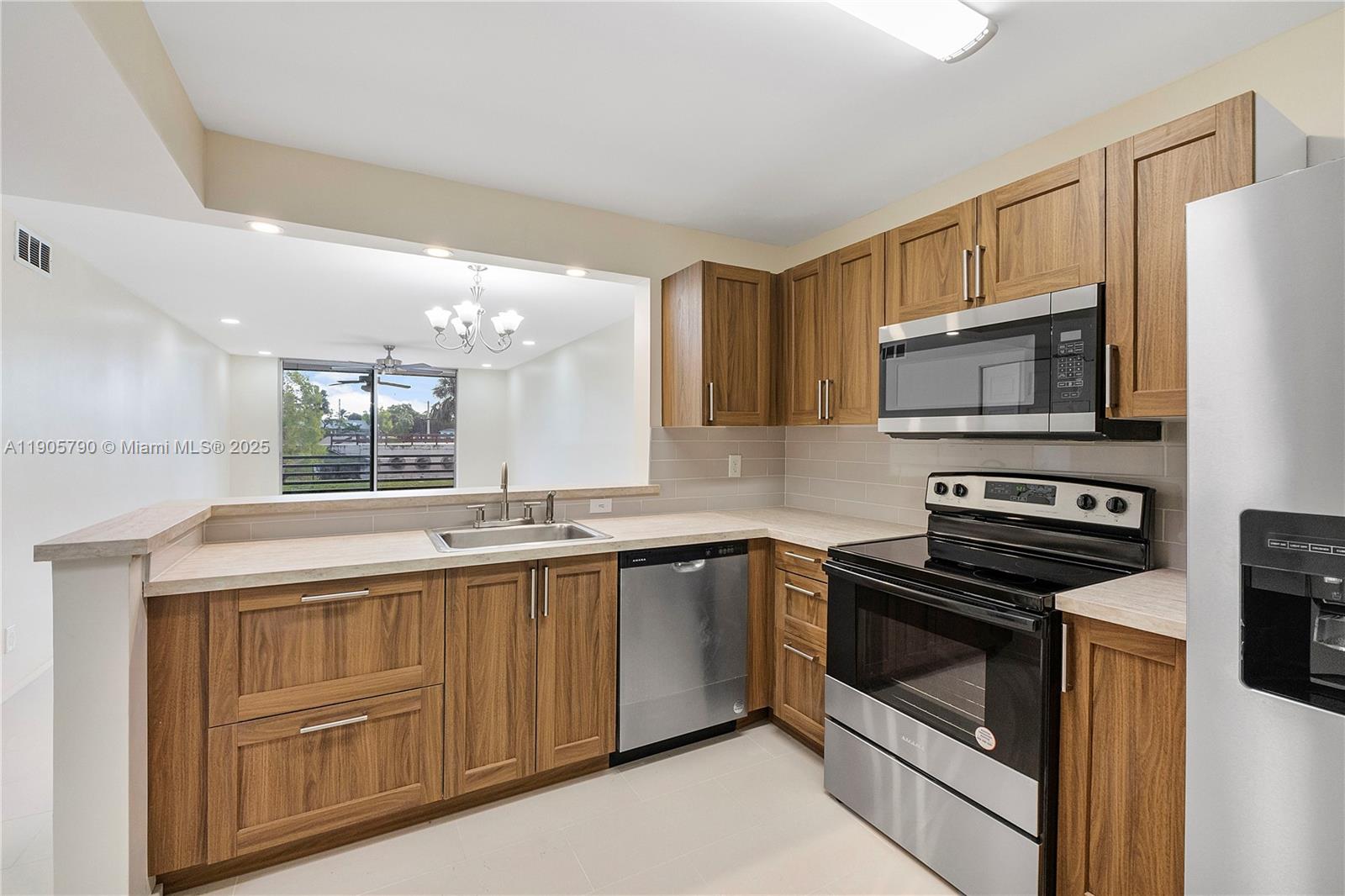 Somerset Lakes Condo