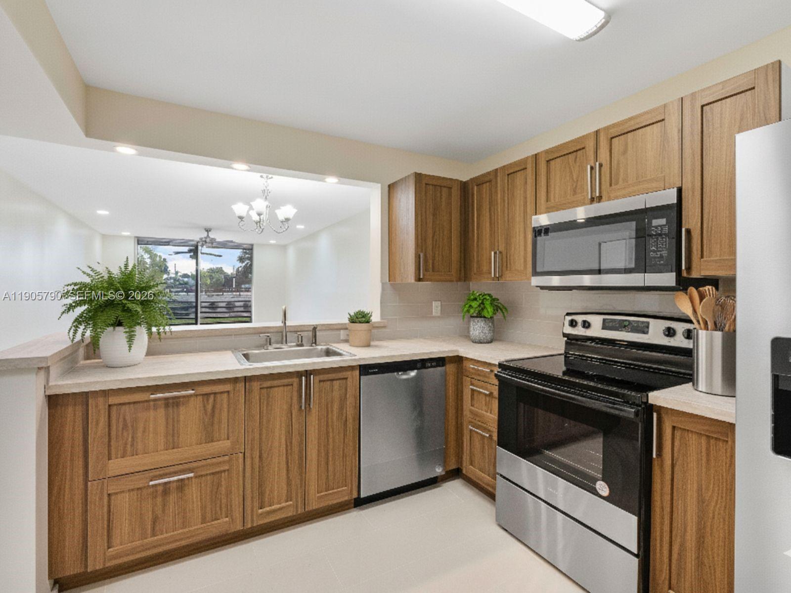 Somerset Lakes Condo