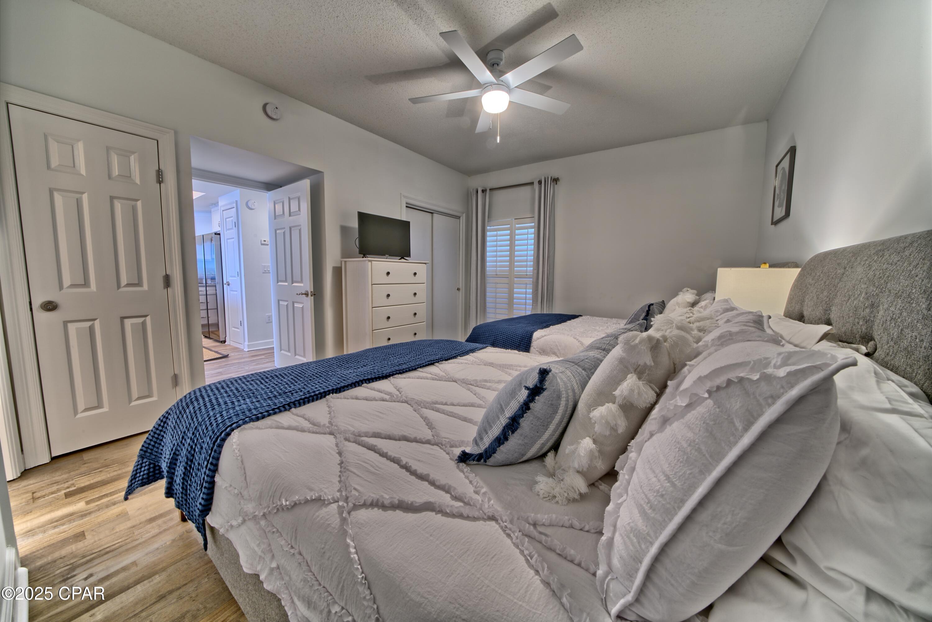 Image 19 For 9450 Thomas Drive  1410b