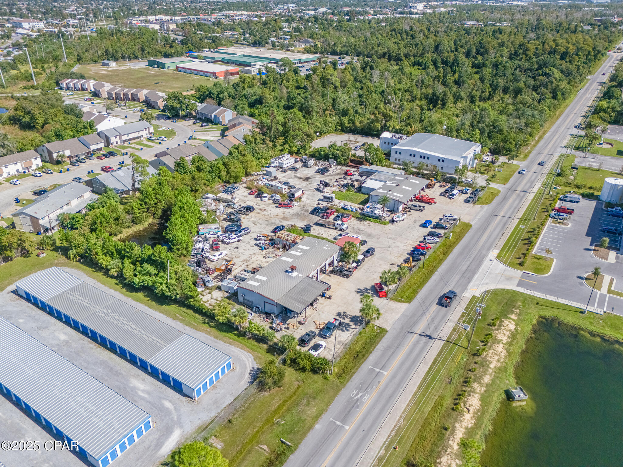 Listing photo id 11 for 1220 19th Street