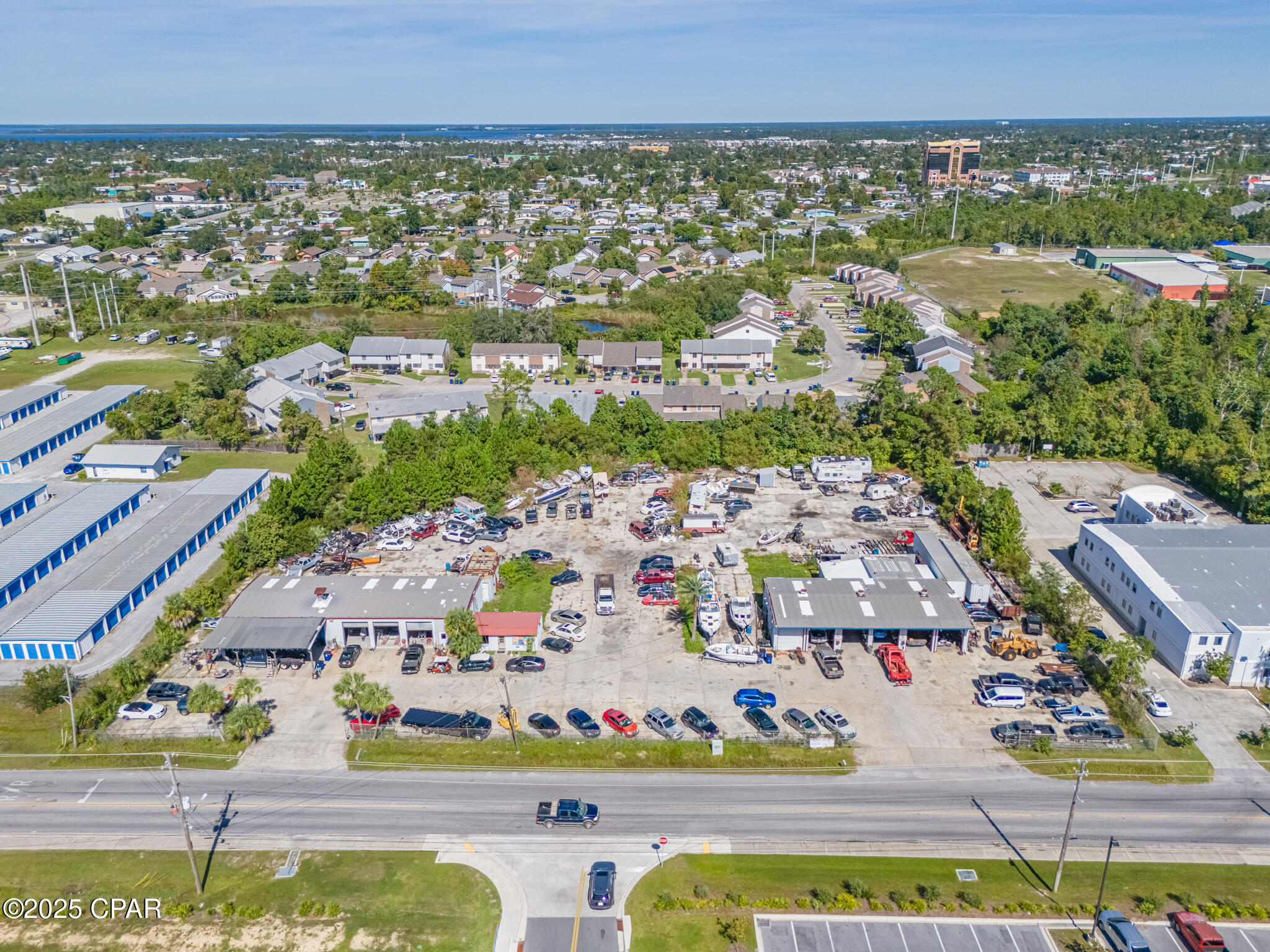 Listing photo id 2 for 1220 19th Street