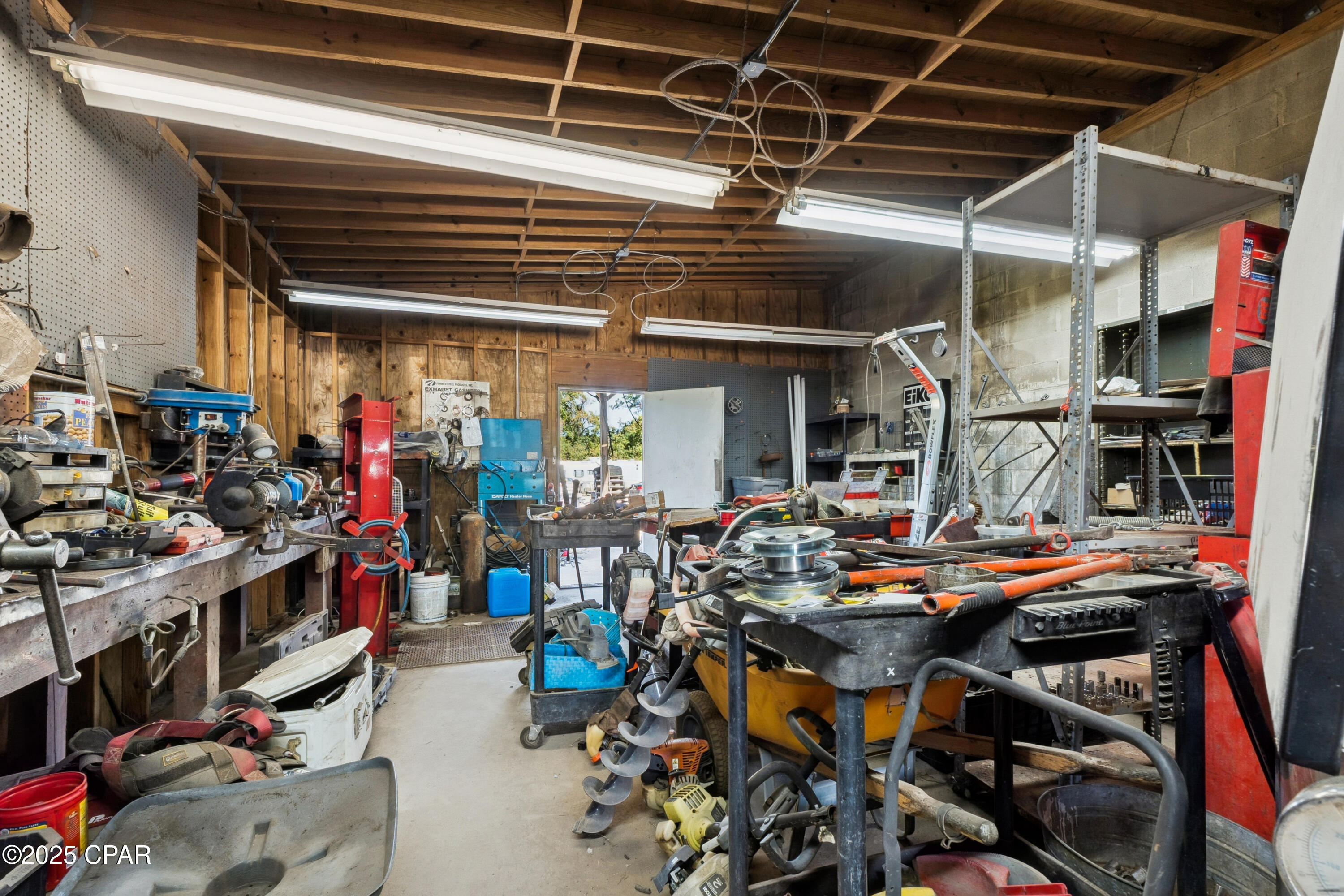 Listing photo id 47 for 1220 19th Street