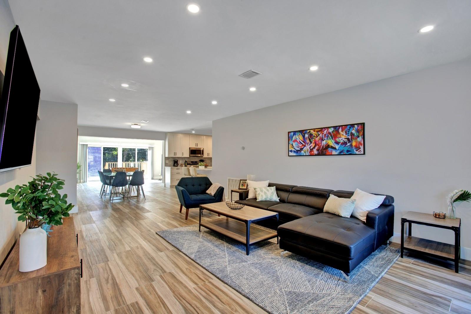 Hollywood Little Ranches