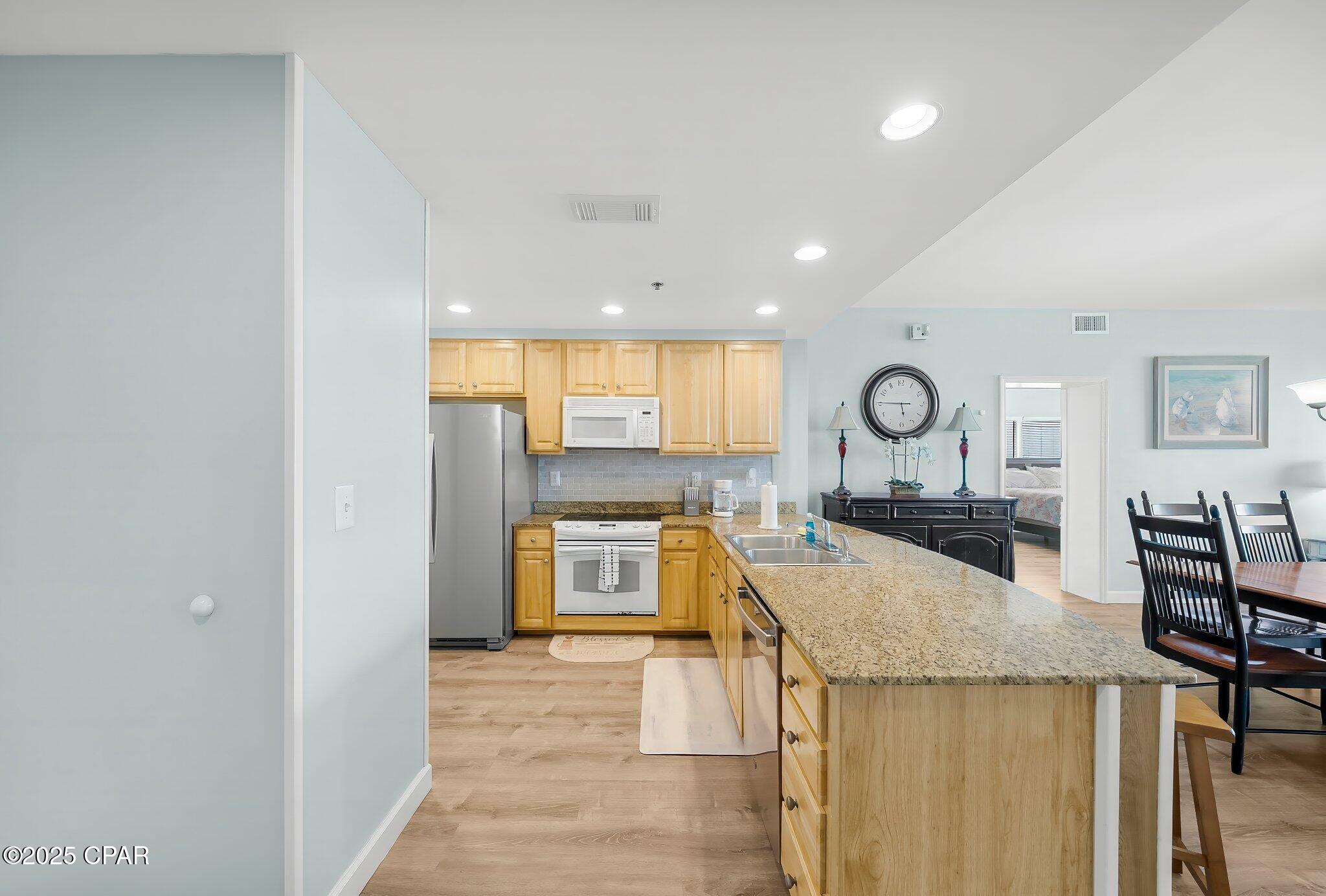 Image 11 For 17739 Front Beach Road 1207w