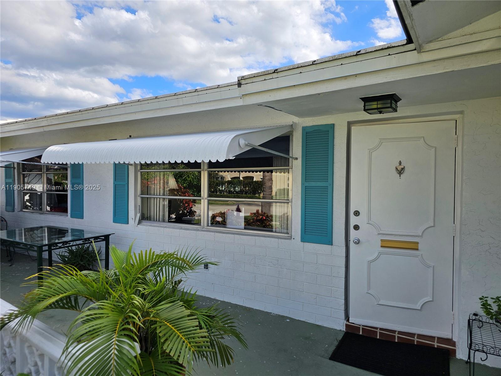 Palm Beach Leisureville S