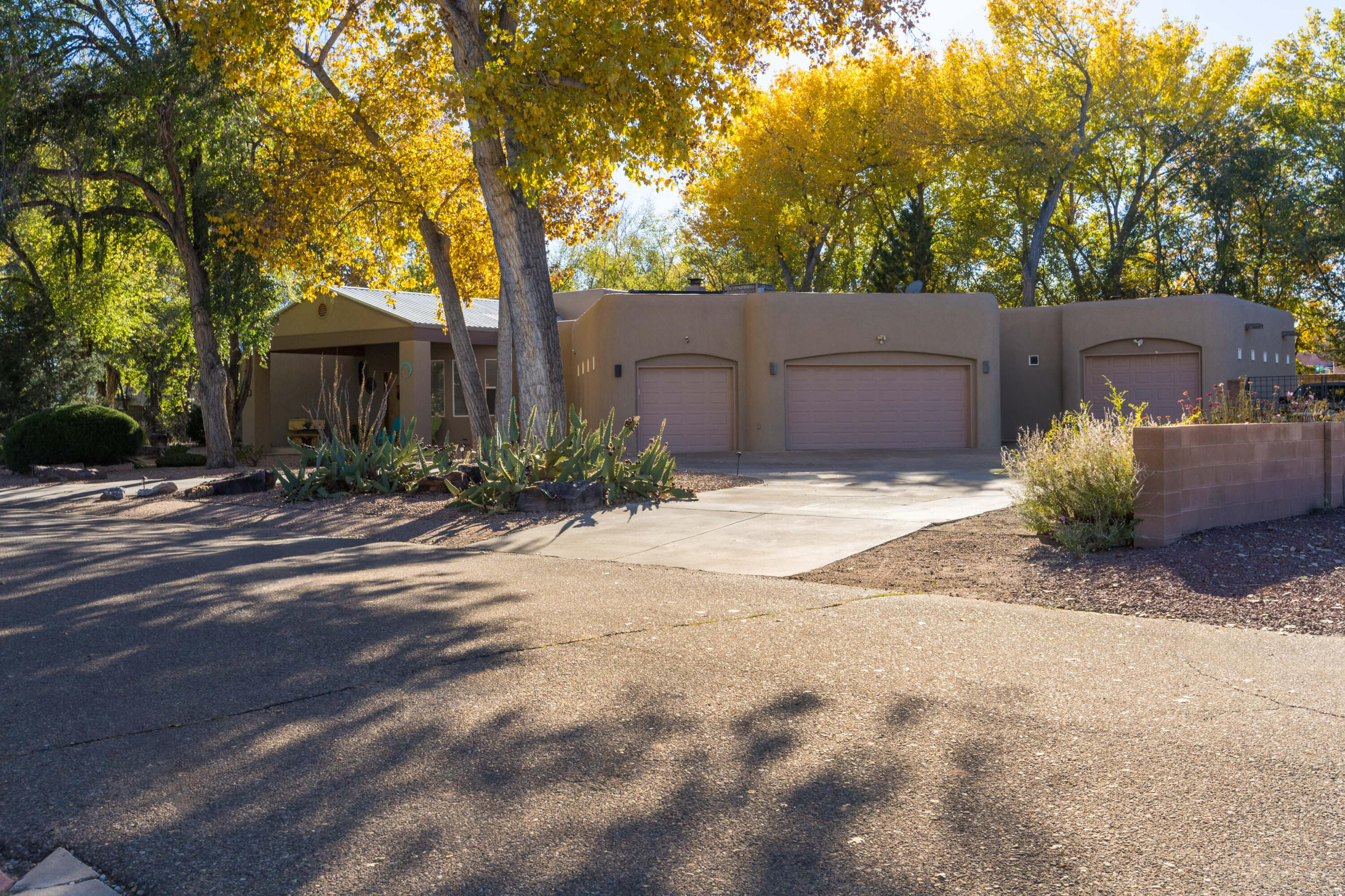 Homes for sale in Corrales, NM | 235 Bazan Loop, Corrales, NM 87048 | MLS# 1093803