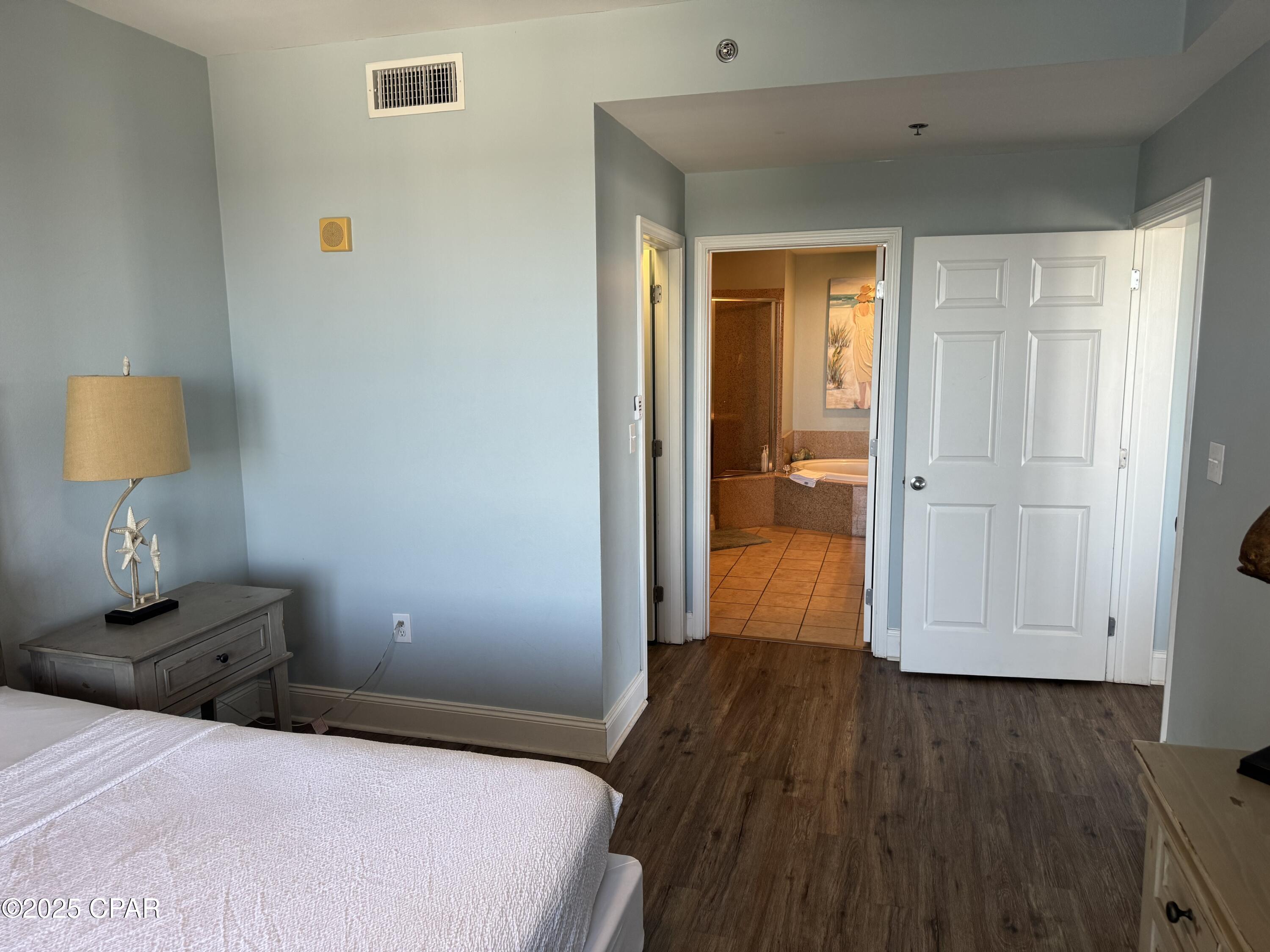 Image 12 For 9902 Thomas Drive 1138