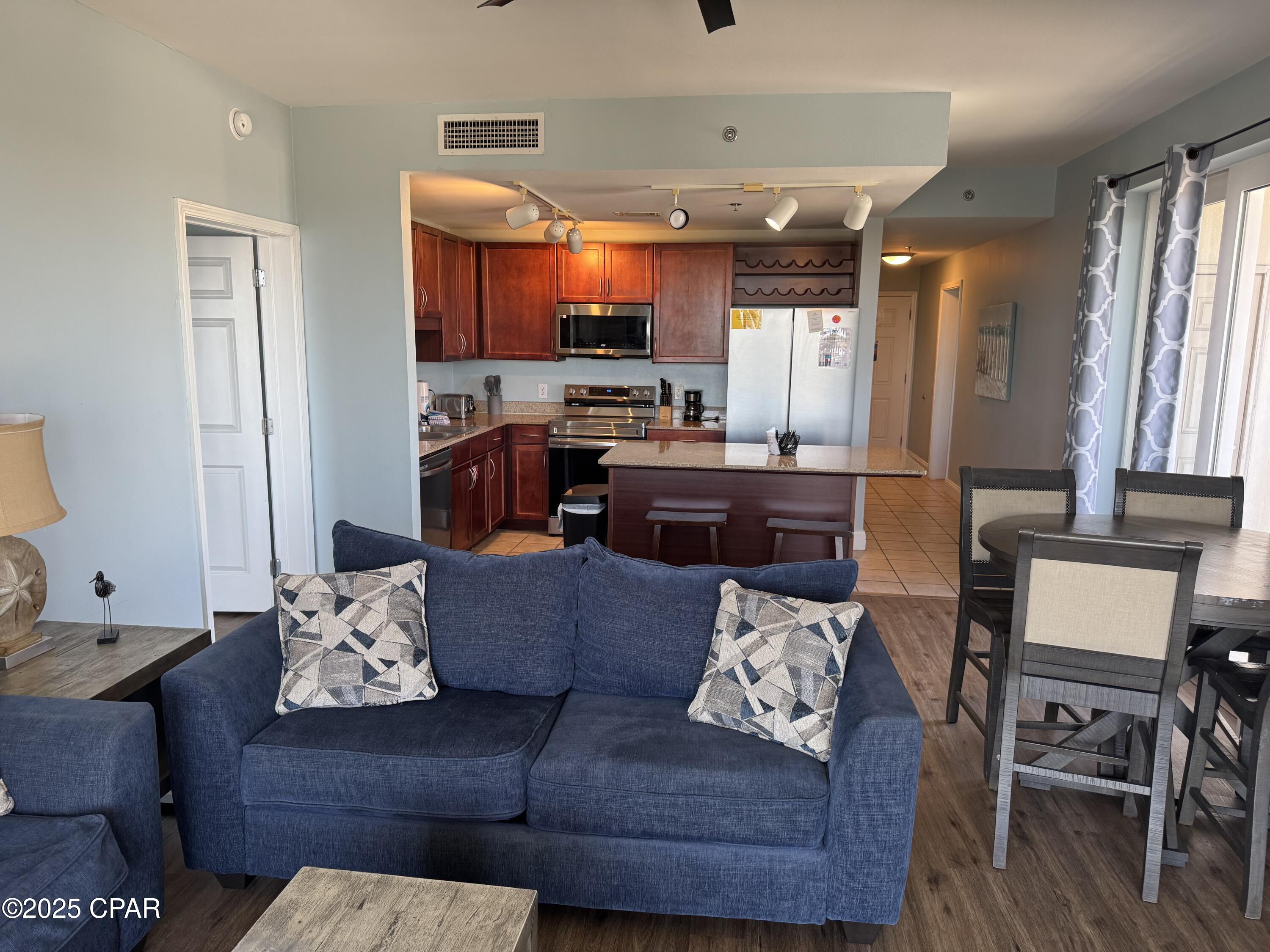 Image 6 For 9902 Thomas Drive 1138