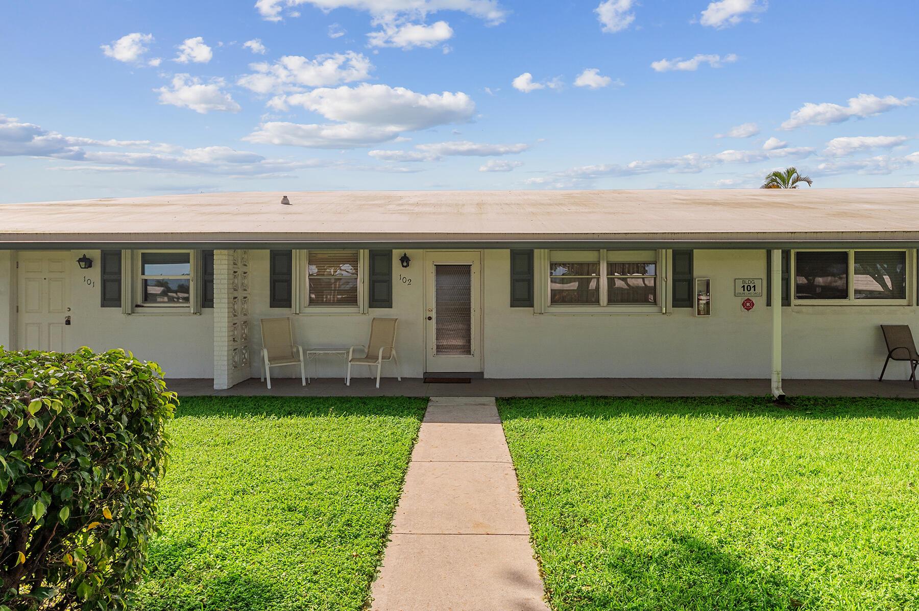 Leisure Lake Circle Condo