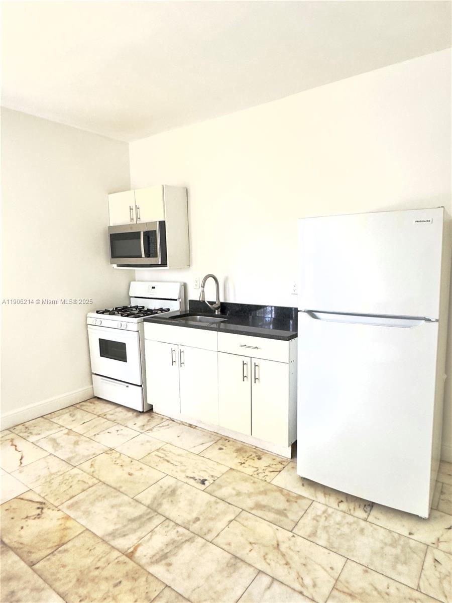 Homes for sale in Miami Beach, FL | 1526 Pennsylvania Ave #2, Miami Beach, FL 33139 | MLS# A11906214