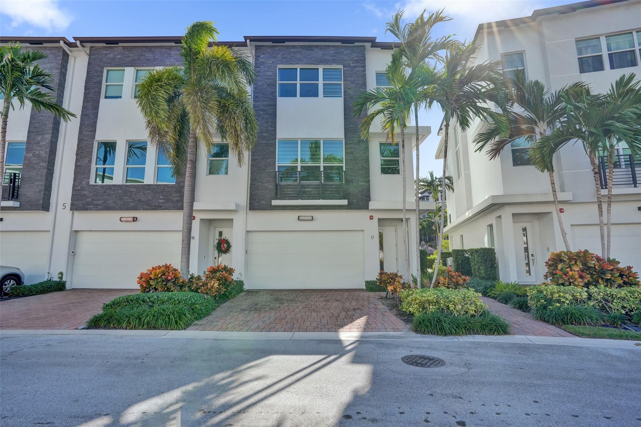 Homes for sale in Oakland Park, FL | 2900 Ne 12th Ter #17, Oakland Park, FL 33334 | MLS# F10534190