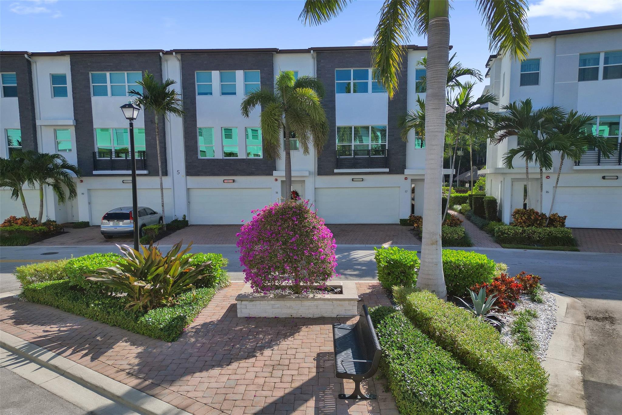 Homes for sale in Oakland Park, FL | 2900 Ne 12Th Ter #17, Oakland Park, FL 33334 | MLS# F10534190