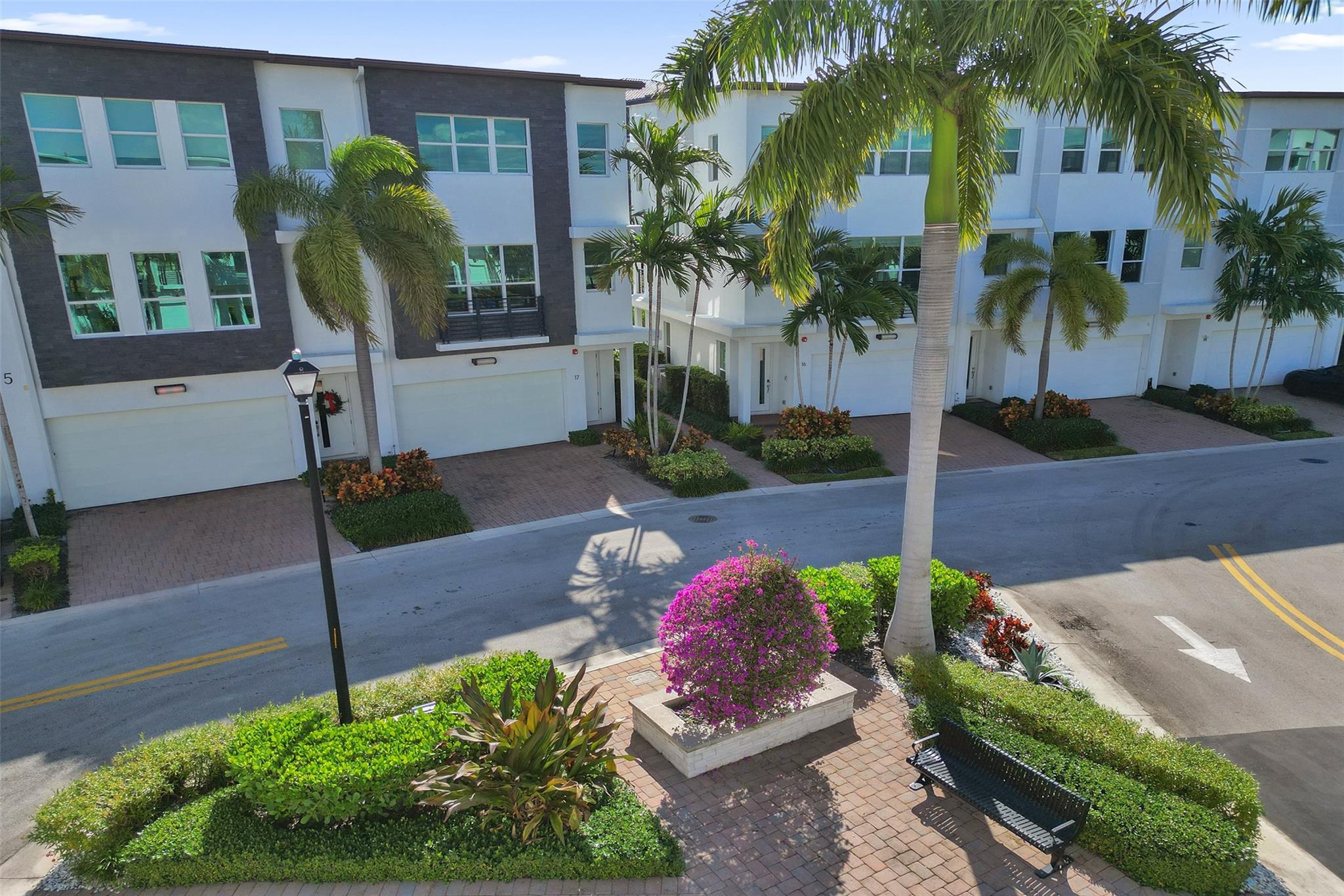 Homes for sale in Oakland Park, FL | 2900 Ne 12Th Ter #17, Oakland Park, FL 33334 | MLS# F10534190