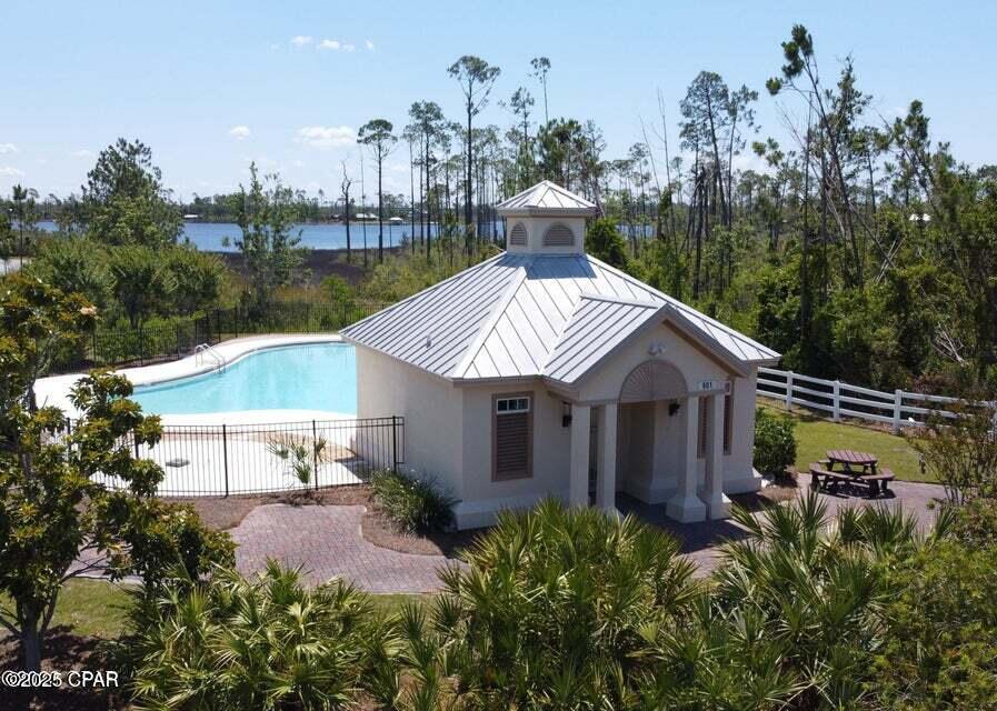 Image 6 For 707 Island Court