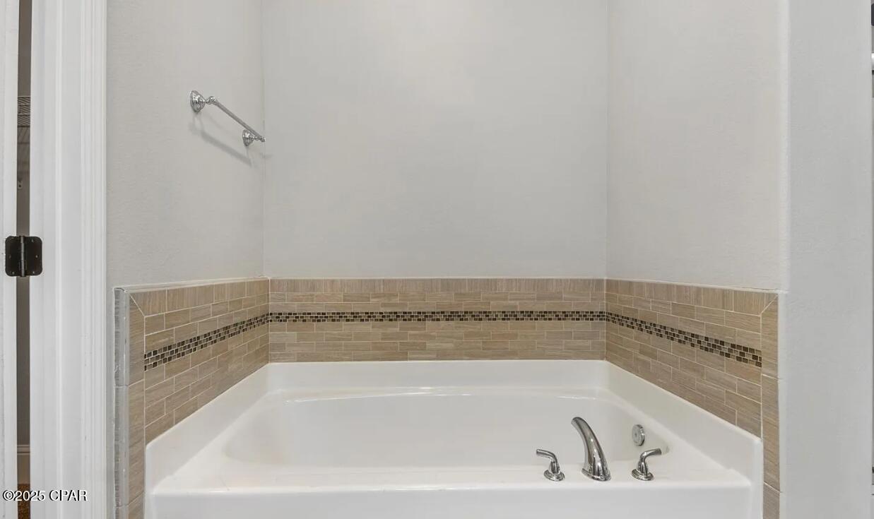 Image 20 For 102 Pura Vida Court