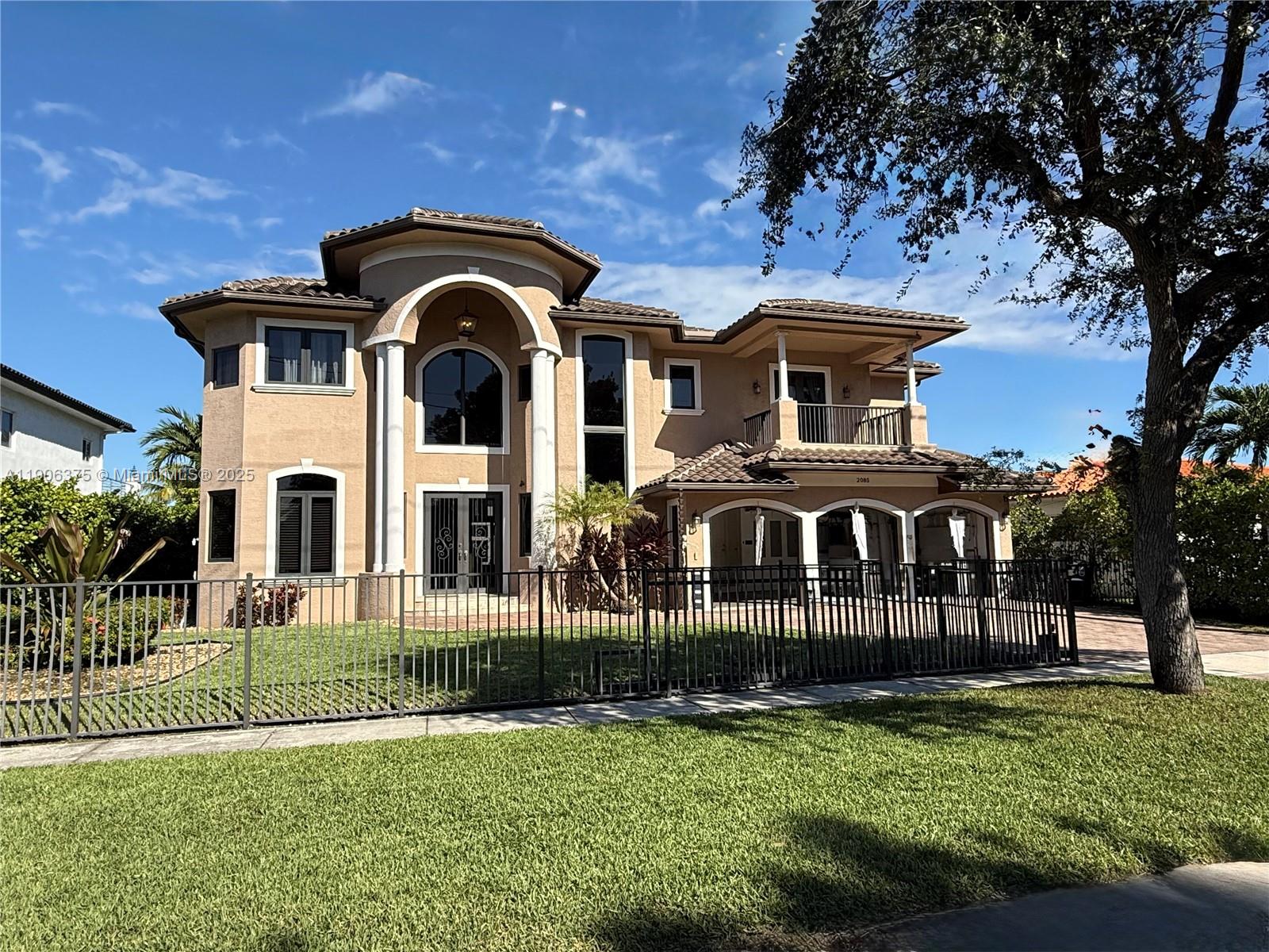 House for Sale in North Miami, FL