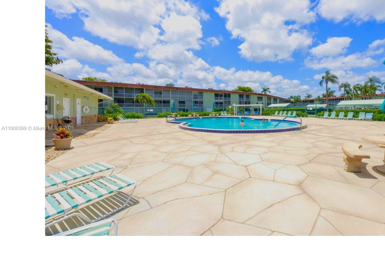 Regal Palms Victoria Cond