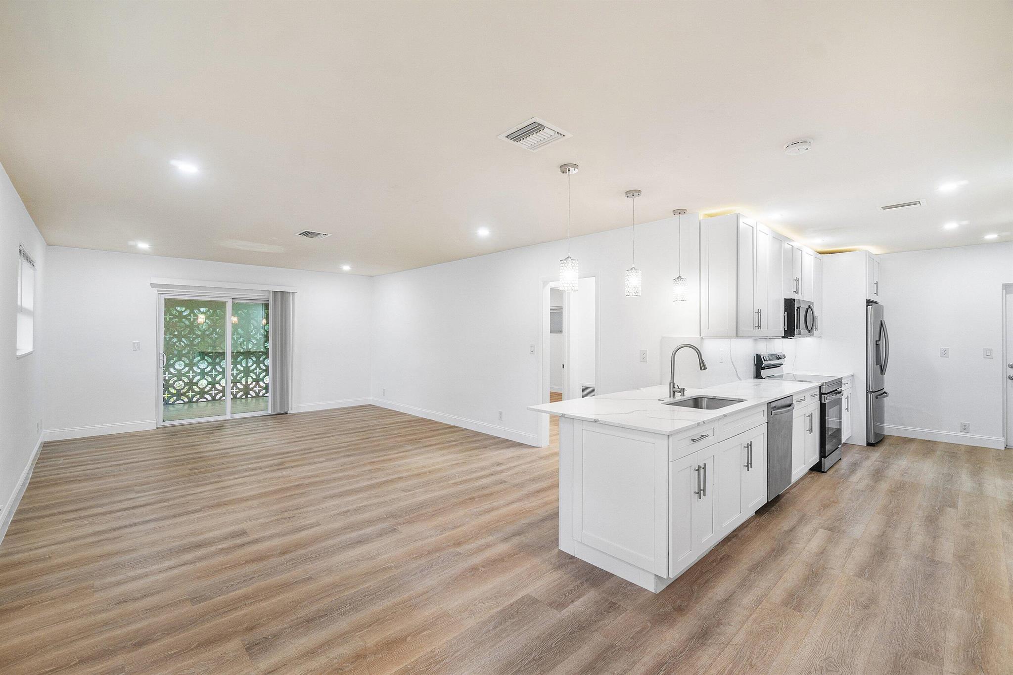 Boca Raton Square Gateway