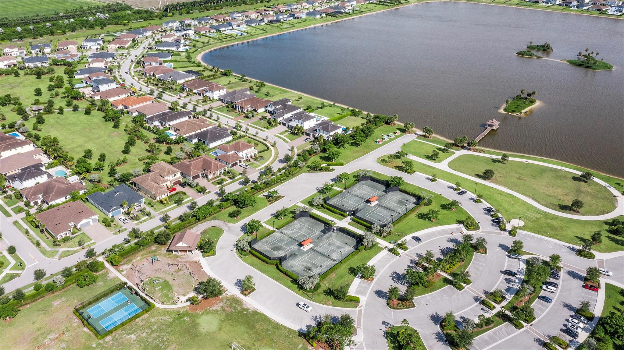 Homes for sale in Loxahatchee, FL | 769 Hookline Circle, Loxahatchee, FL 33470 | MLS# F10534073