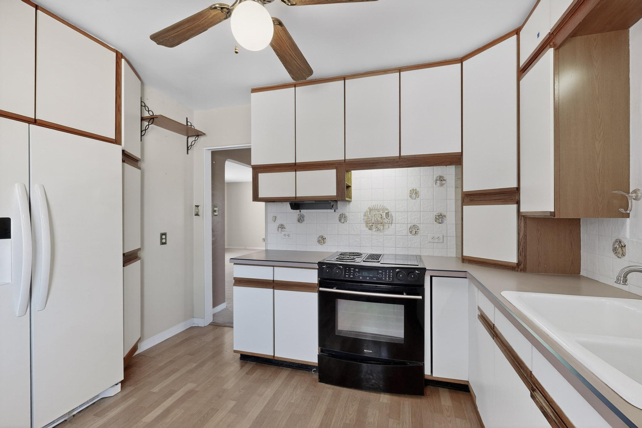 1319 Manzano Street NE Kitchen