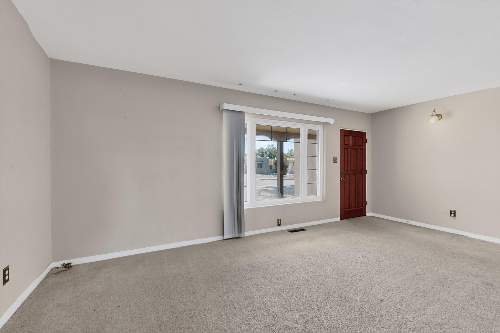 1319 Manzano Street NE Living Room